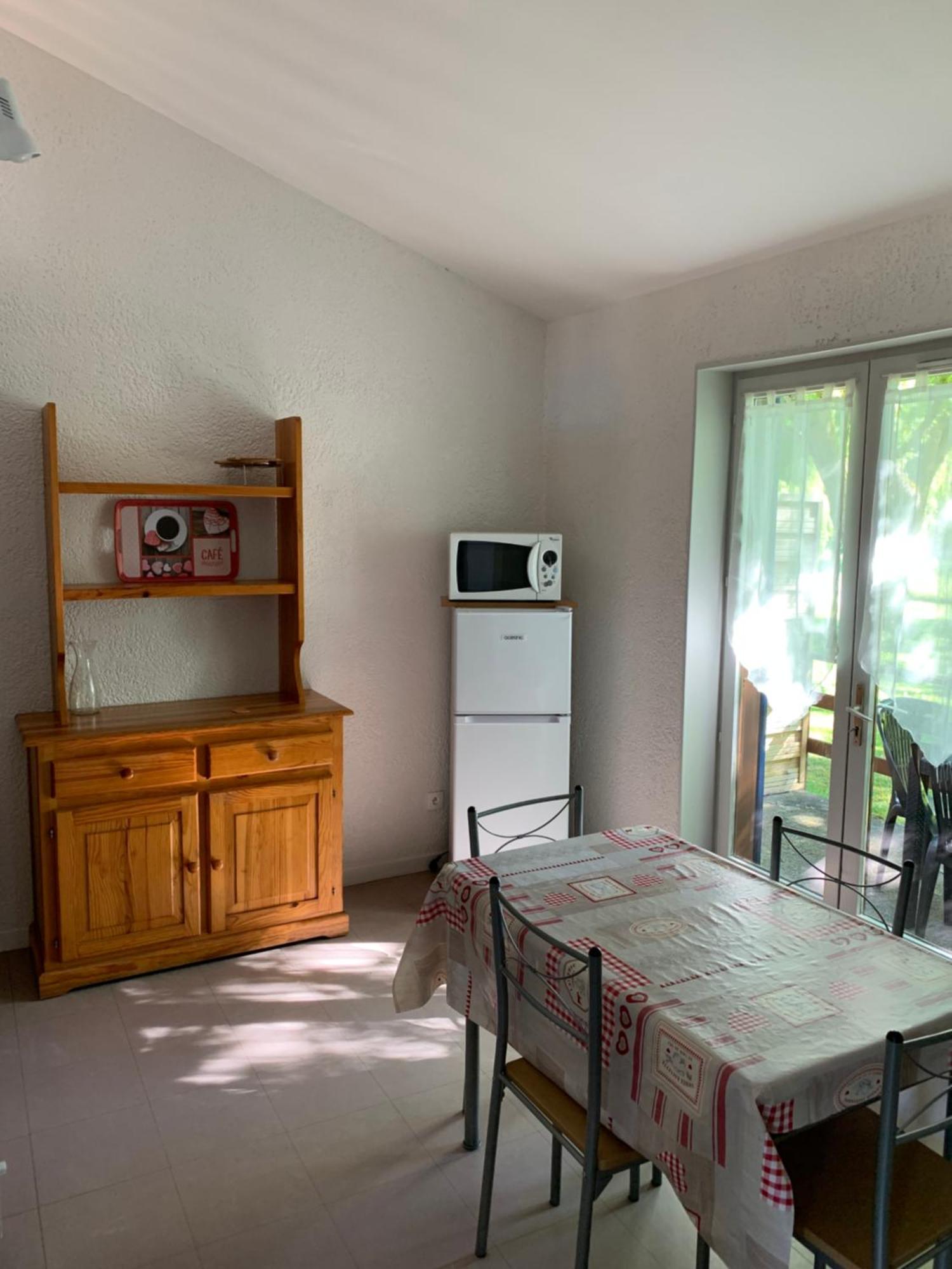 Camping Le Saillet Lestelle-Betharram Phòng bức ảnh